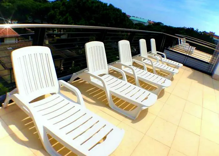 Regina * Μπιμπιόνε